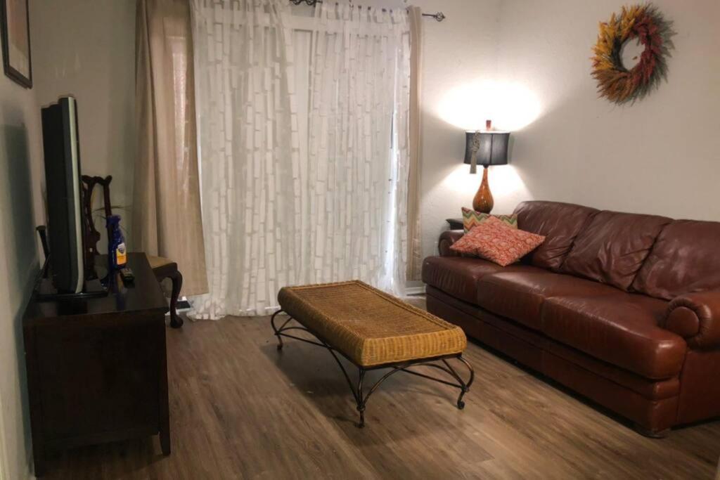 Lovely 1-Bedroom Rental Space With Free Parking Charlotte Buitenkant foto